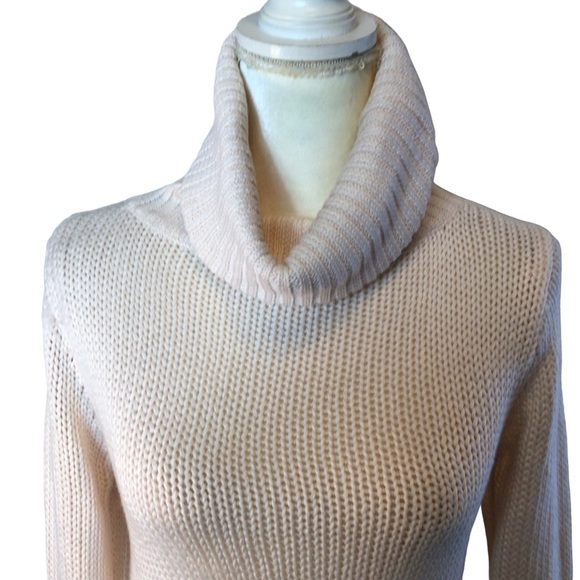 On The Road Split back Bow sweater size S/M - Picture 3 of 10